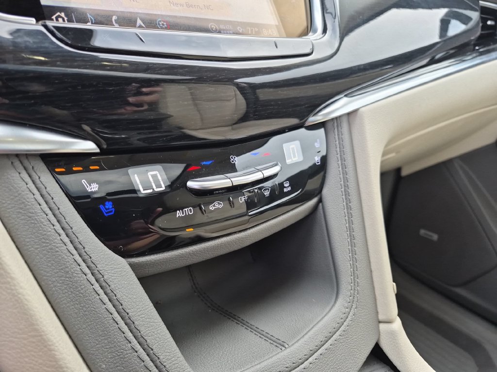 Certified 2025 Cadillac XT6 Premium Luxury w/ LPO, Floor Liner Package AWD/4WD image 23