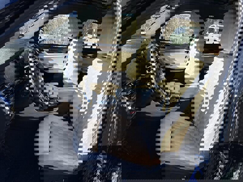 Used 2023 BMW X4 xDrive30i w/ Premium Package image 9