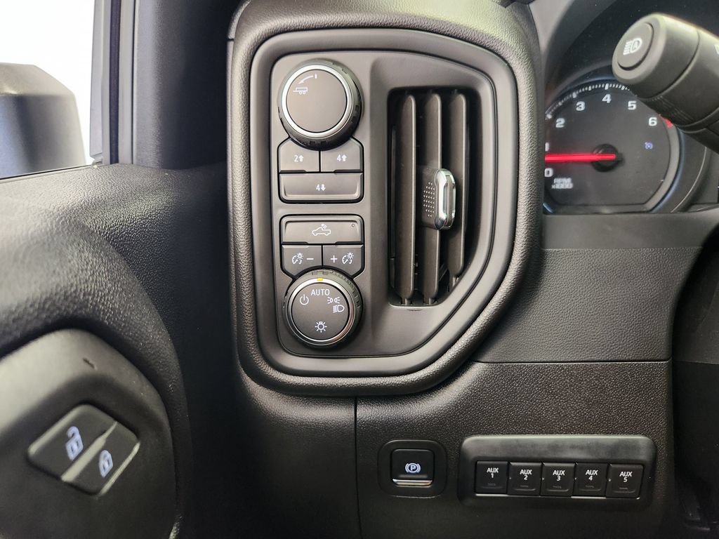 Used 2025 Chevrolet Silverado 2500 Custom w/ Custom Convenience Package AWD/4WD image 21