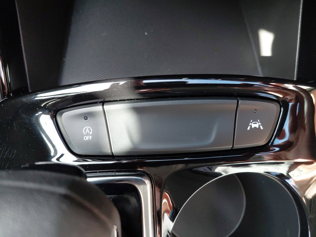 Used 2025 Chevrolet Trax LT image 20