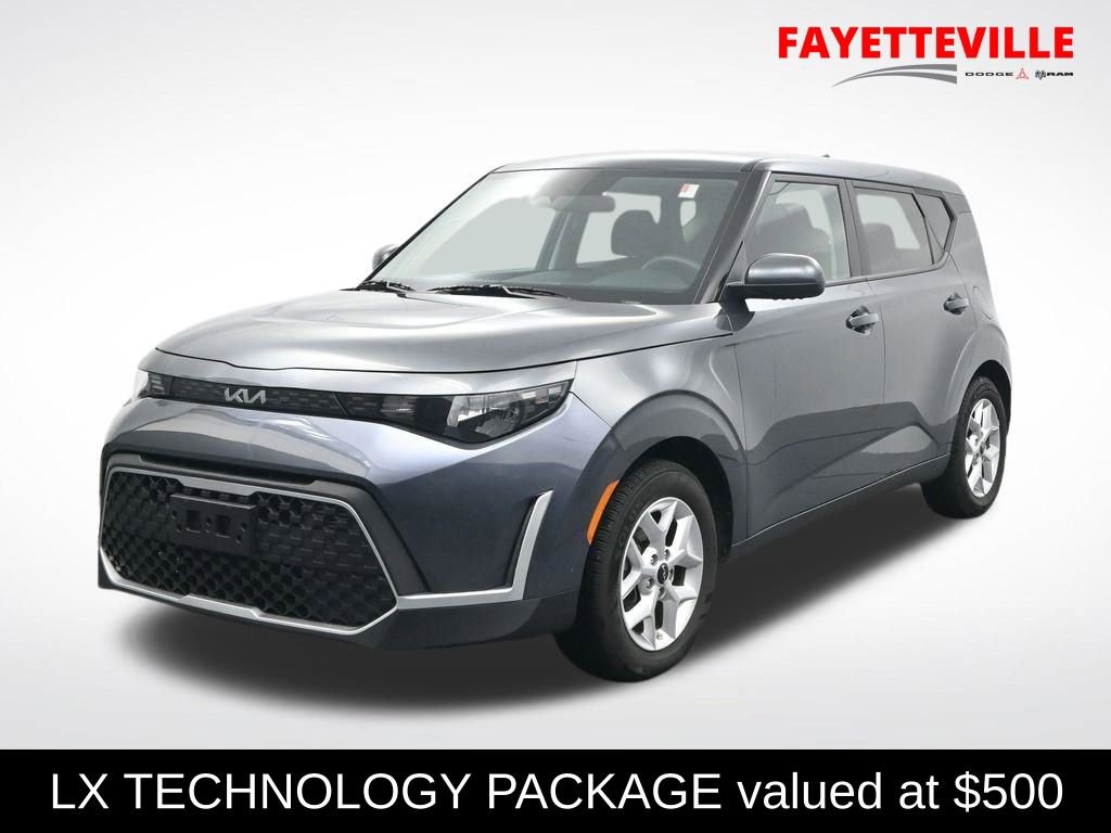 Used 2024 Kia Soul LX w/ Option Group 015 FWD image 1