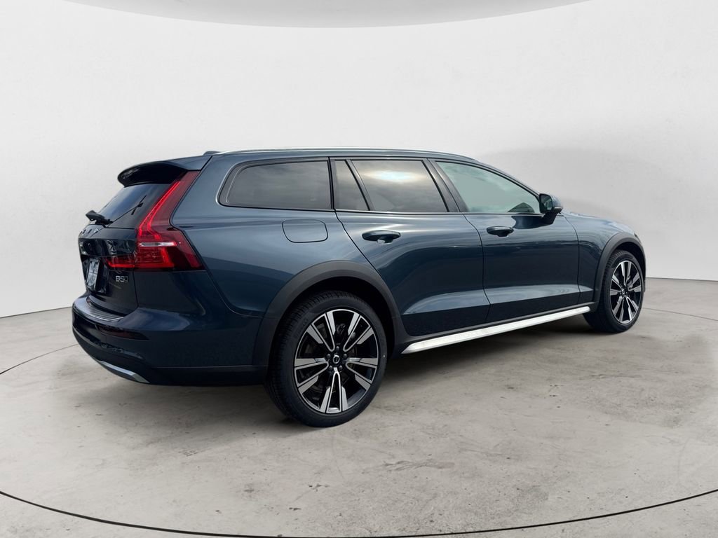 New 2026 Volvo V60 B5 Cross Country Ultra w/ Protection Package Premier image 6