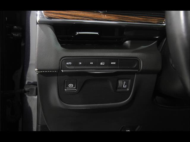 Certified 2022 Cadillac Escalade Premium Luxury AWD/4WD image 6