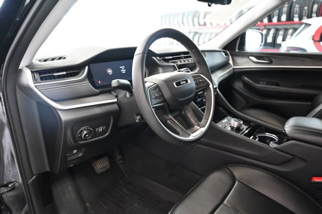 Used 2023 Jeep Grand Cherokee L Limited w/ Luxury Tech Group II AWD/4WD image 22