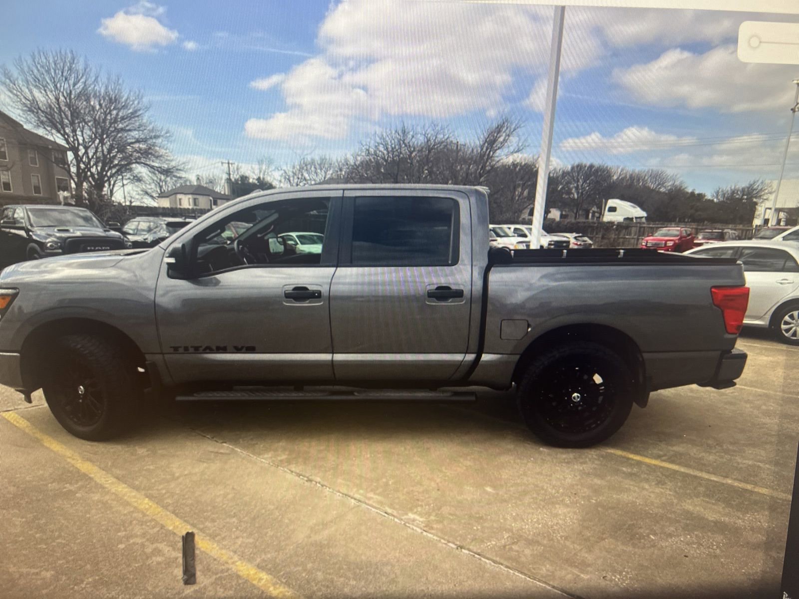 Used 2019 Nissan Titan SV w/ SV Convenience Package image 15