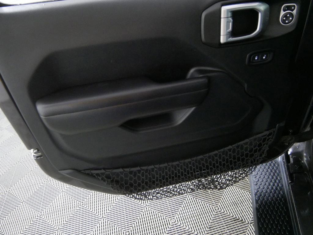 Used 2018 Jeep Wrangler Unlimited Sport S image 12