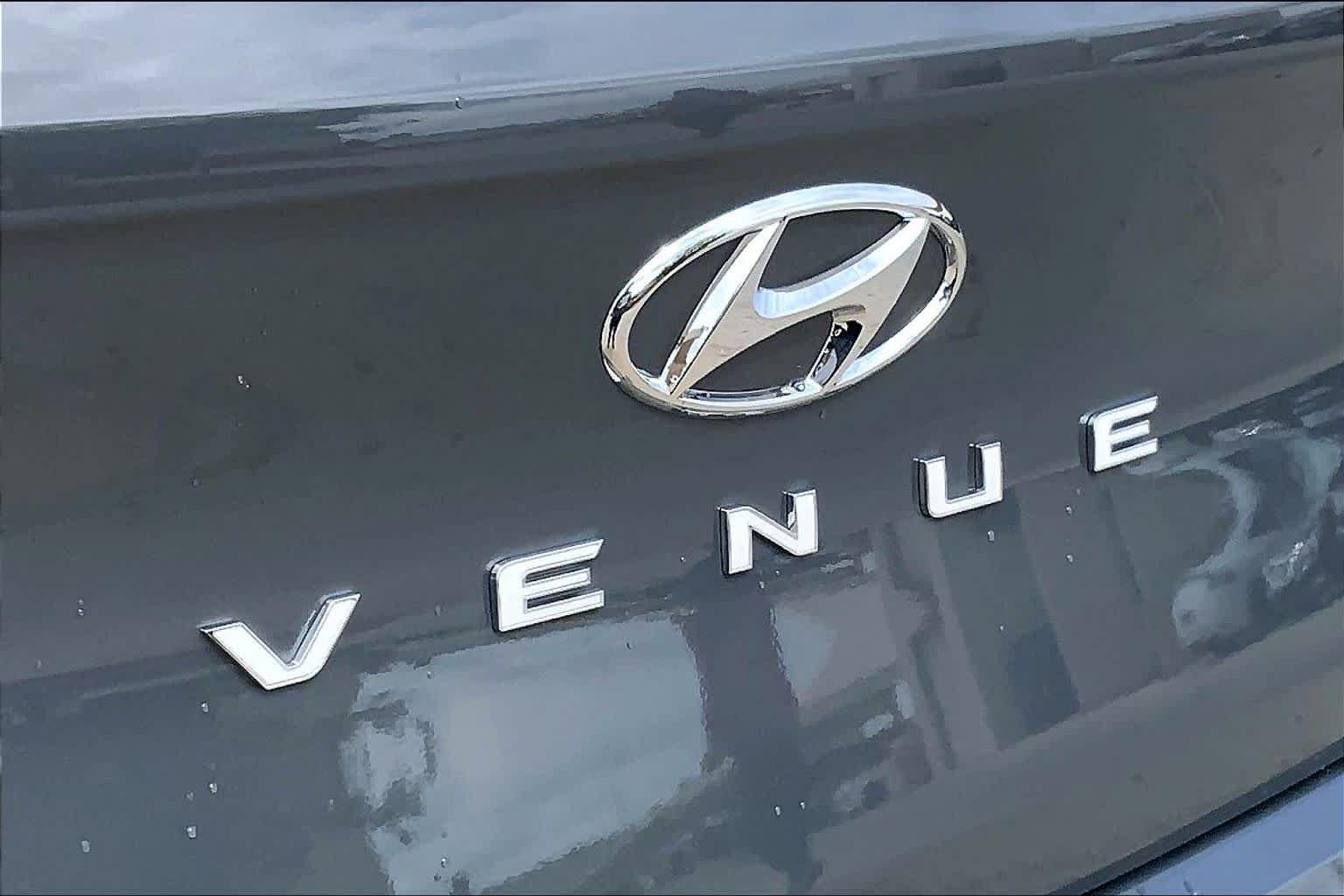 New 2026 Hyundai Venue SEL FWD image 15