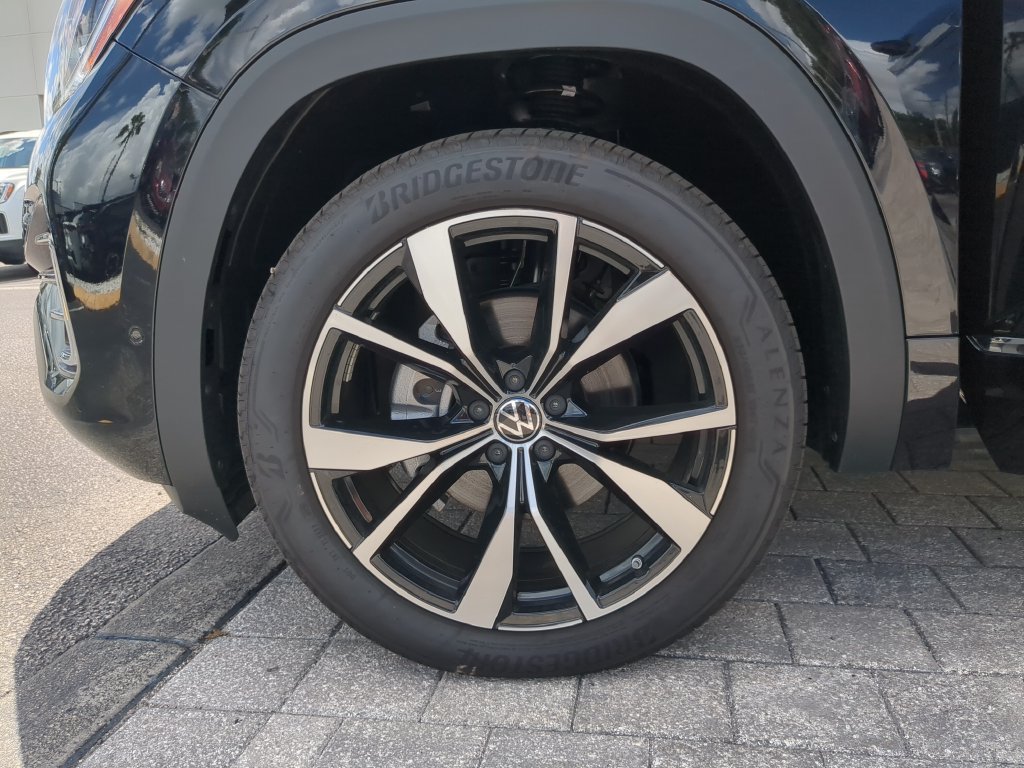 New 2026 Volkswagen Atlas Cross Sport SEL Premium R-Line AWD/4WD image 34