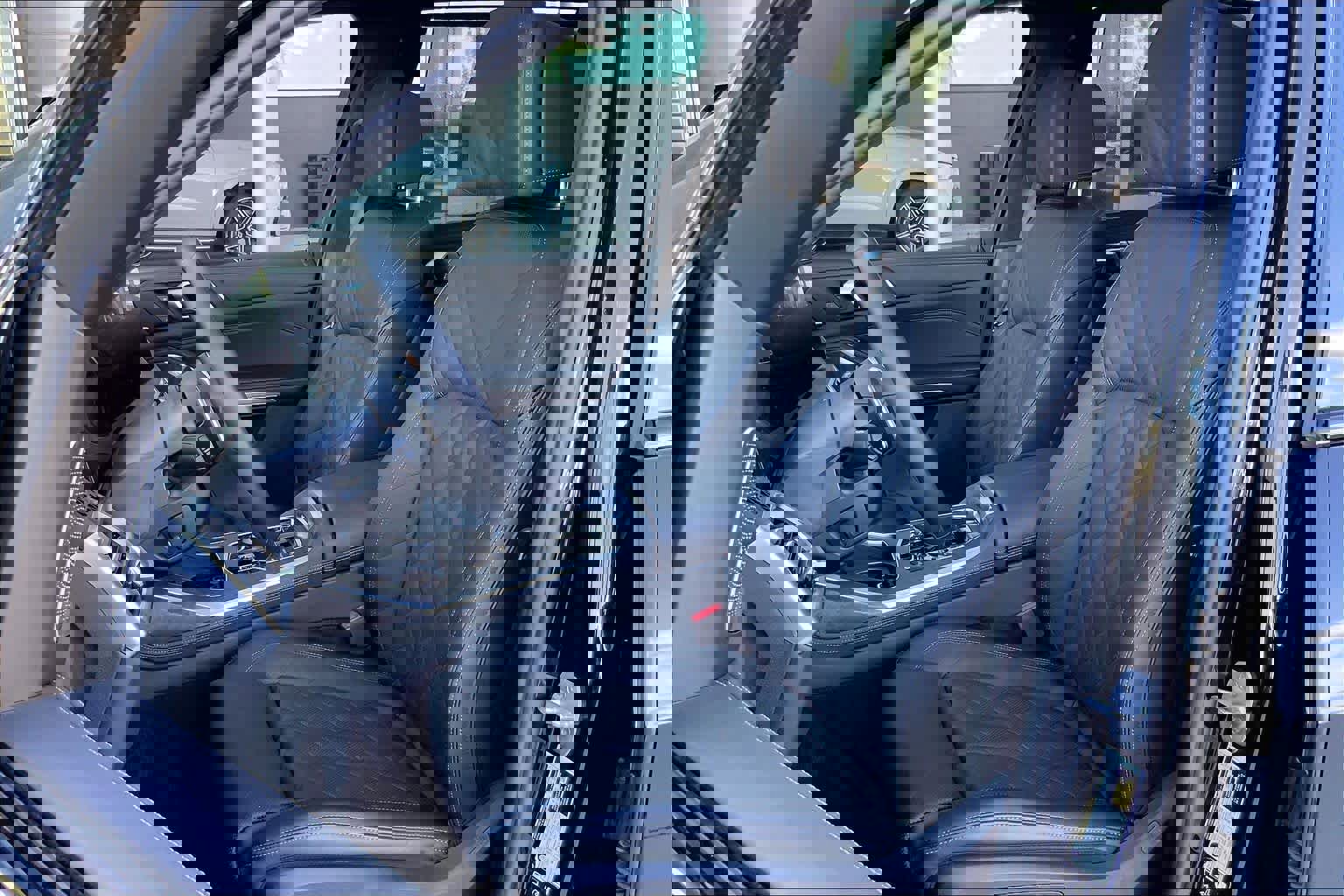 Used 2024 BMW X7 xDrive40i w/ M Sport Package image 7