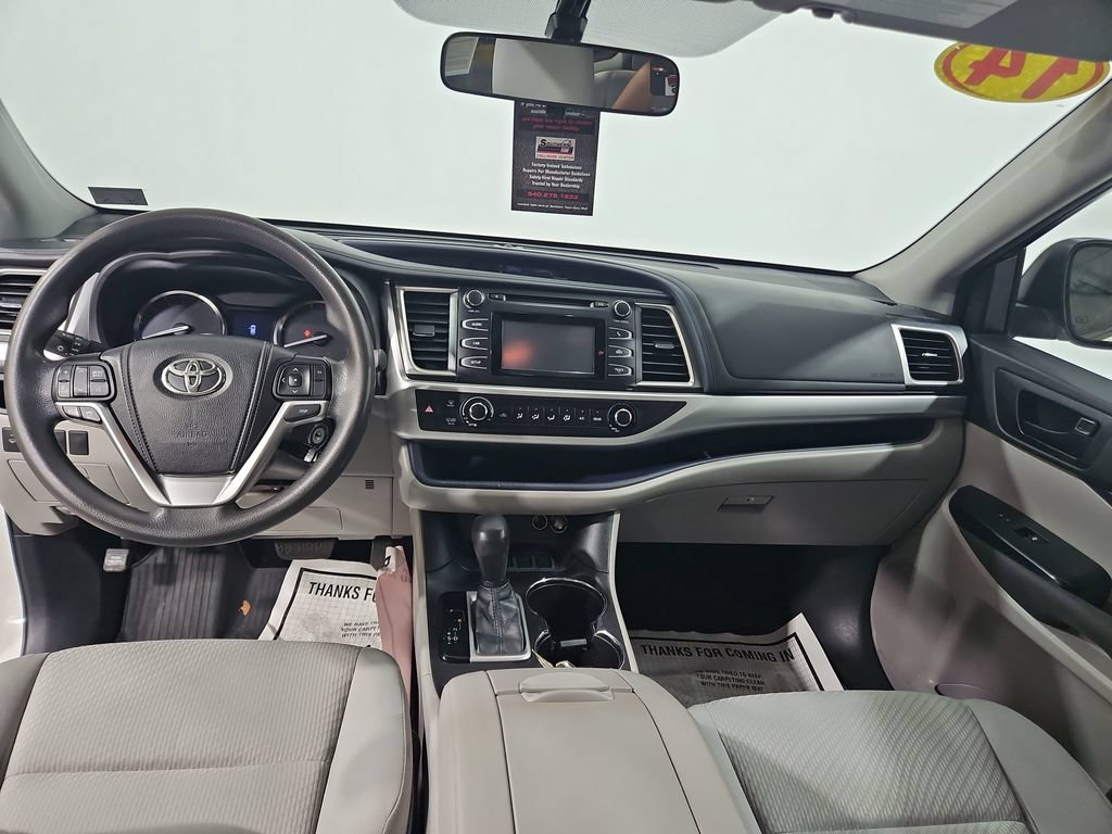 Used 2014 Toyota Highlander LE FWD image 13