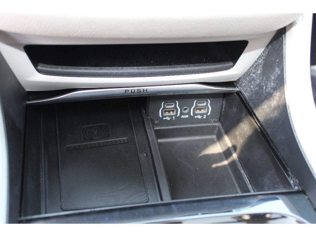 Used 2023 Chrysler Pacifica Limited image 34