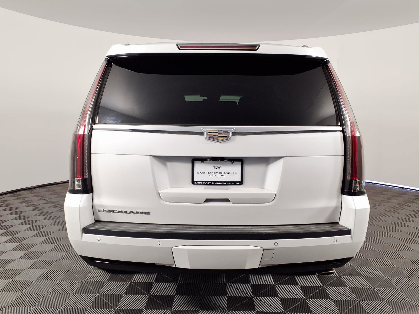 Used 2019 Cadillac Escalade Premium Luxury AWD/4WD image 5
