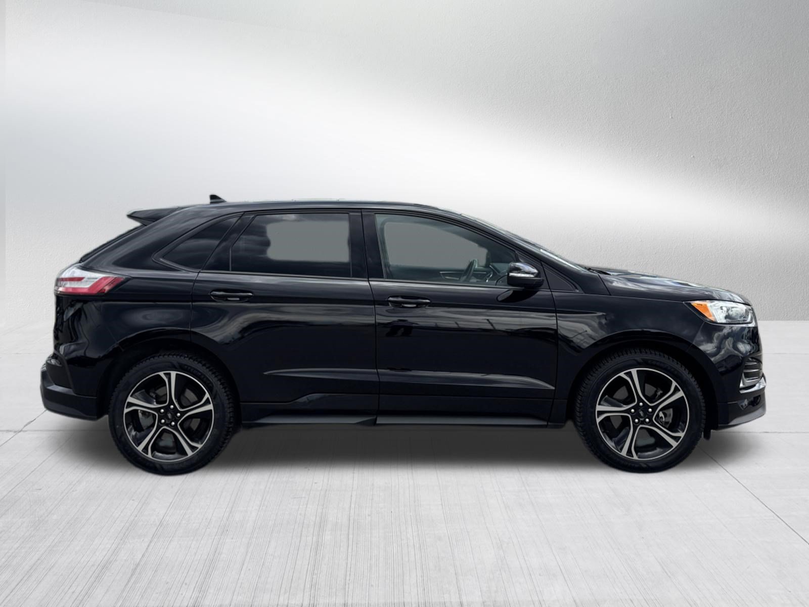 Used 2020 Ford Edge ST w/ Cold Weather Package AWD/4WD image 8