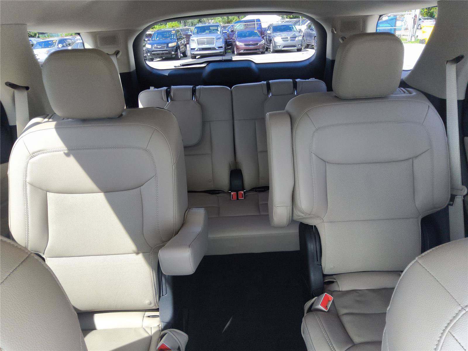 Certified 2023 Ford Explorer Limited w/ Limited Technology Package RWD image 23