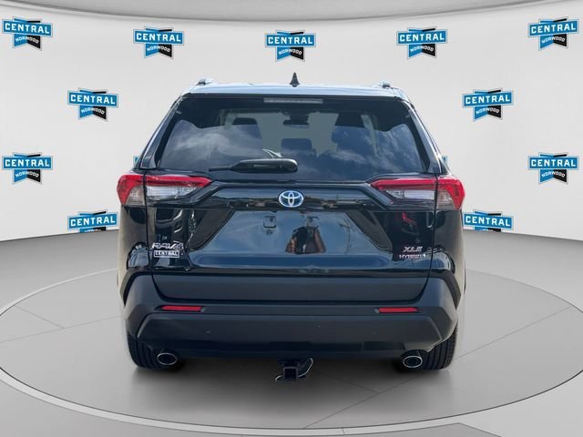 Used 2021 Toyota RAV4 XLE w/ Convenience Package AWD/4WD image 4