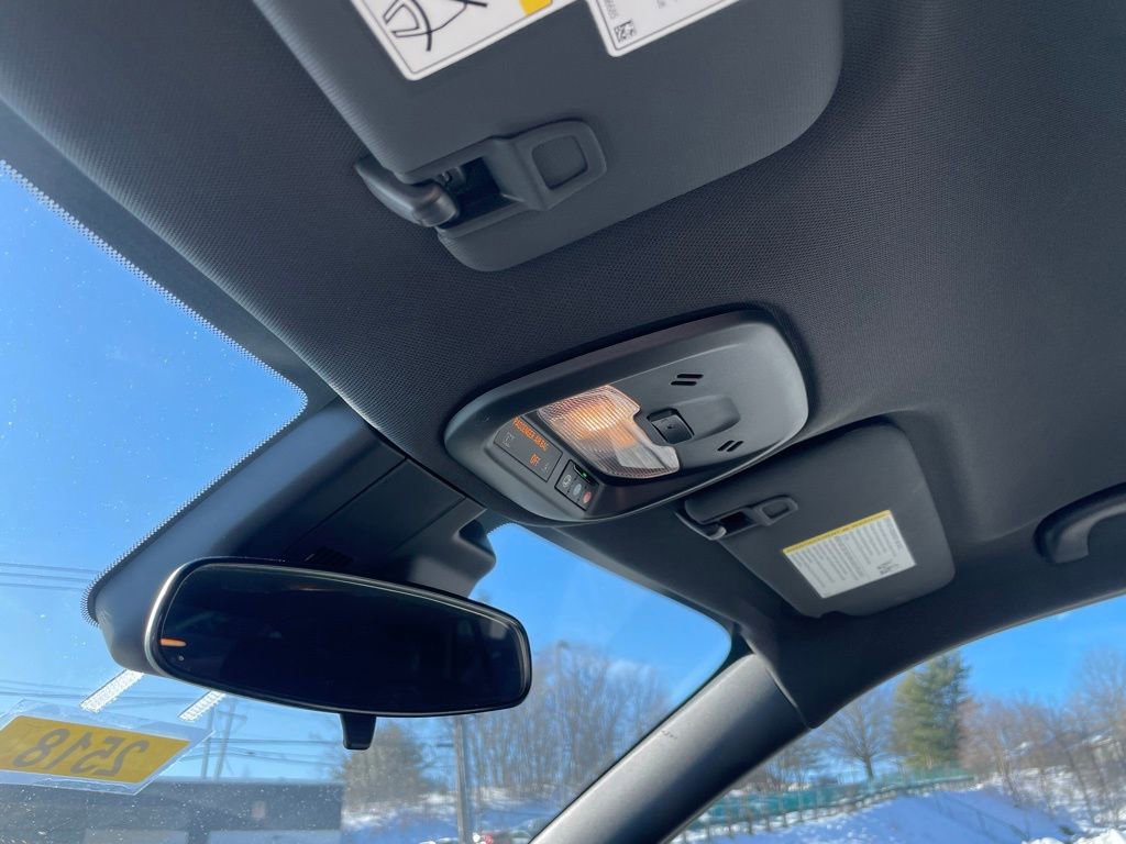 Used 2025 Chevrolet Trax RS w/ Driver Confidence Package image 23