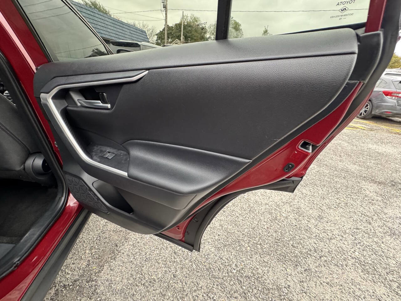 Used 2025 Toyota RAV4 XLE image 64