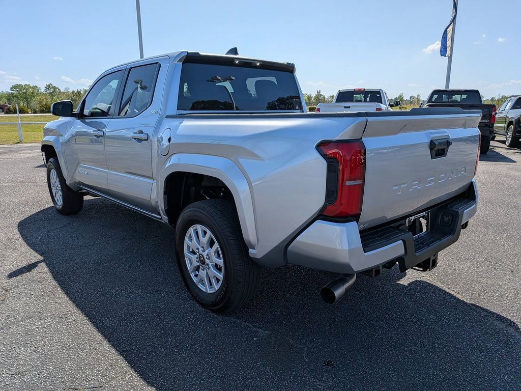Used 2025 Toyota Tacoma SR5 RWD image 8