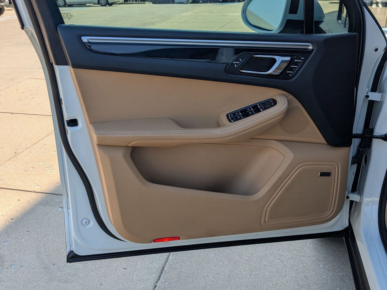 Used 2017 Porsche Macan image 13