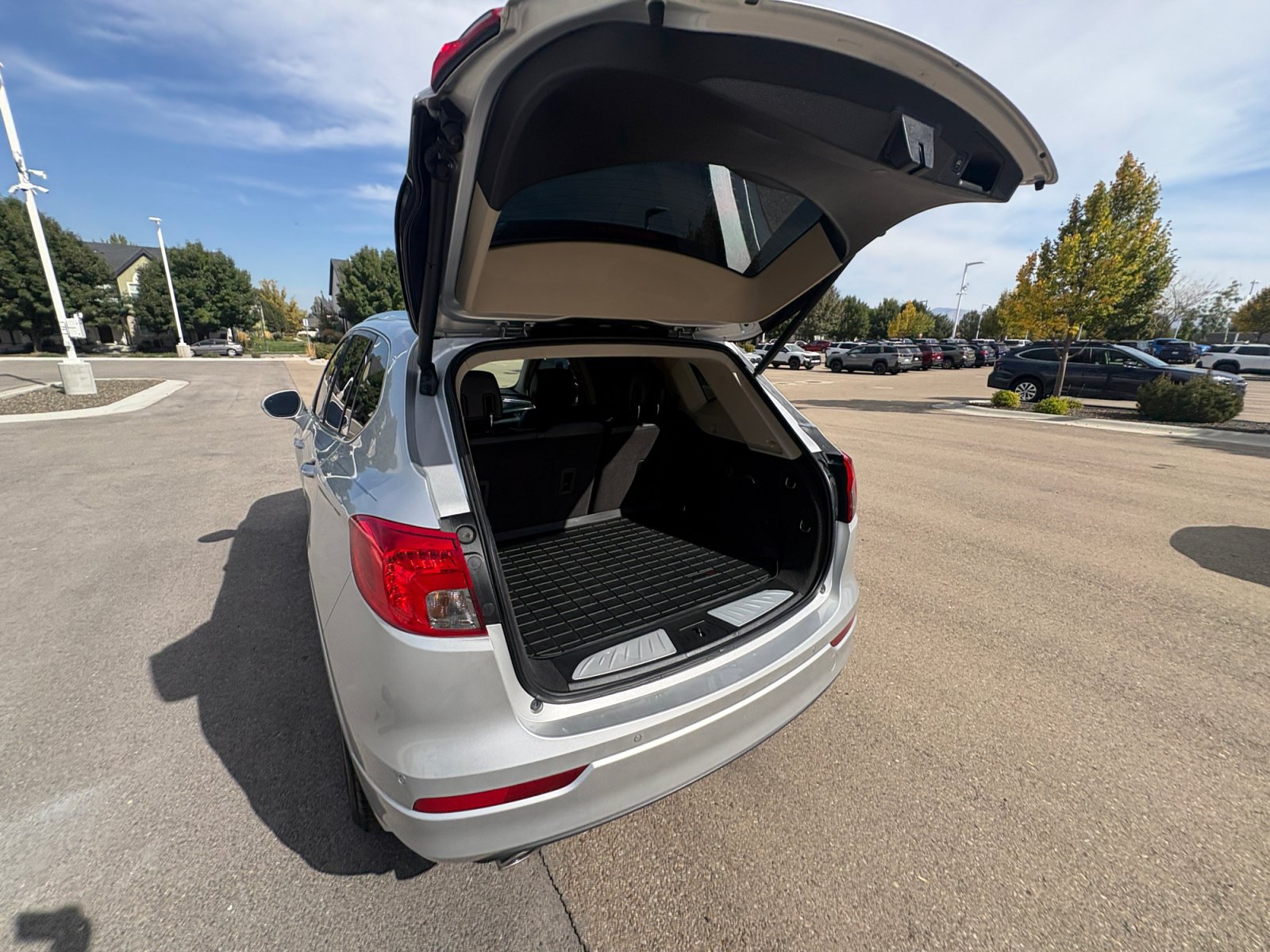 Used 2017 Buick Envision Essence FWD image 34