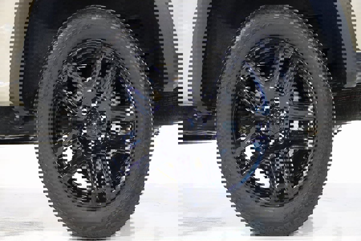 Used 2024 Chevrolet Colorado Z71 w/ Z71 Convenience Package 2 image 81