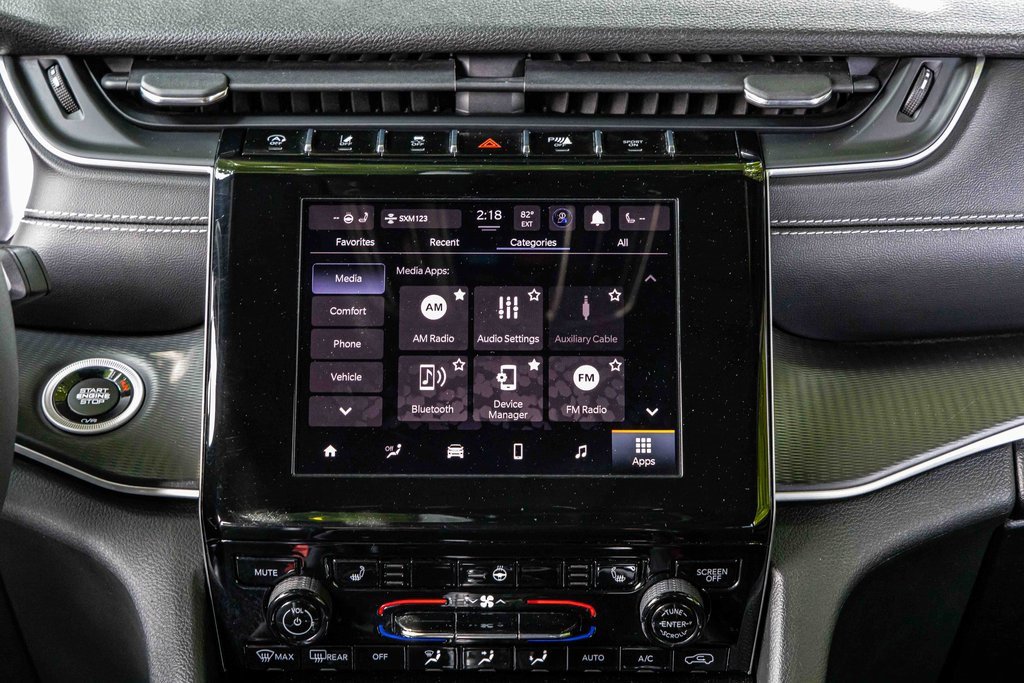 Used 2023 Jeep Grand Cherokee L Laredo image 11