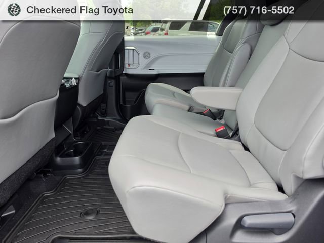New 2026 Toyota Sienna XLE FWD image 6