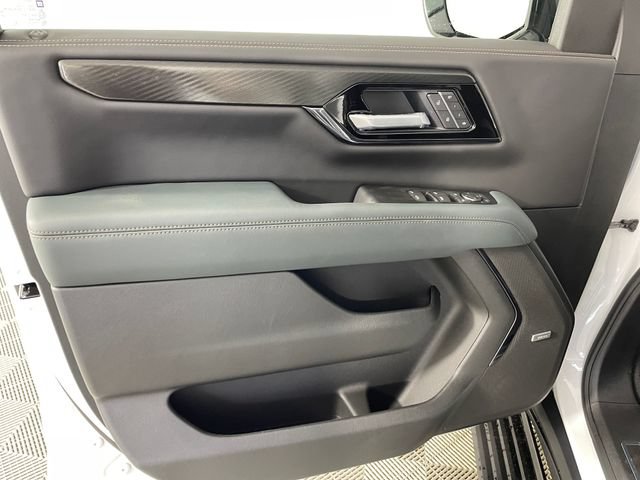 New 2026 GMC Yukon AT4 w/ AT4 Premium Plus Package AWD/4WD image 13