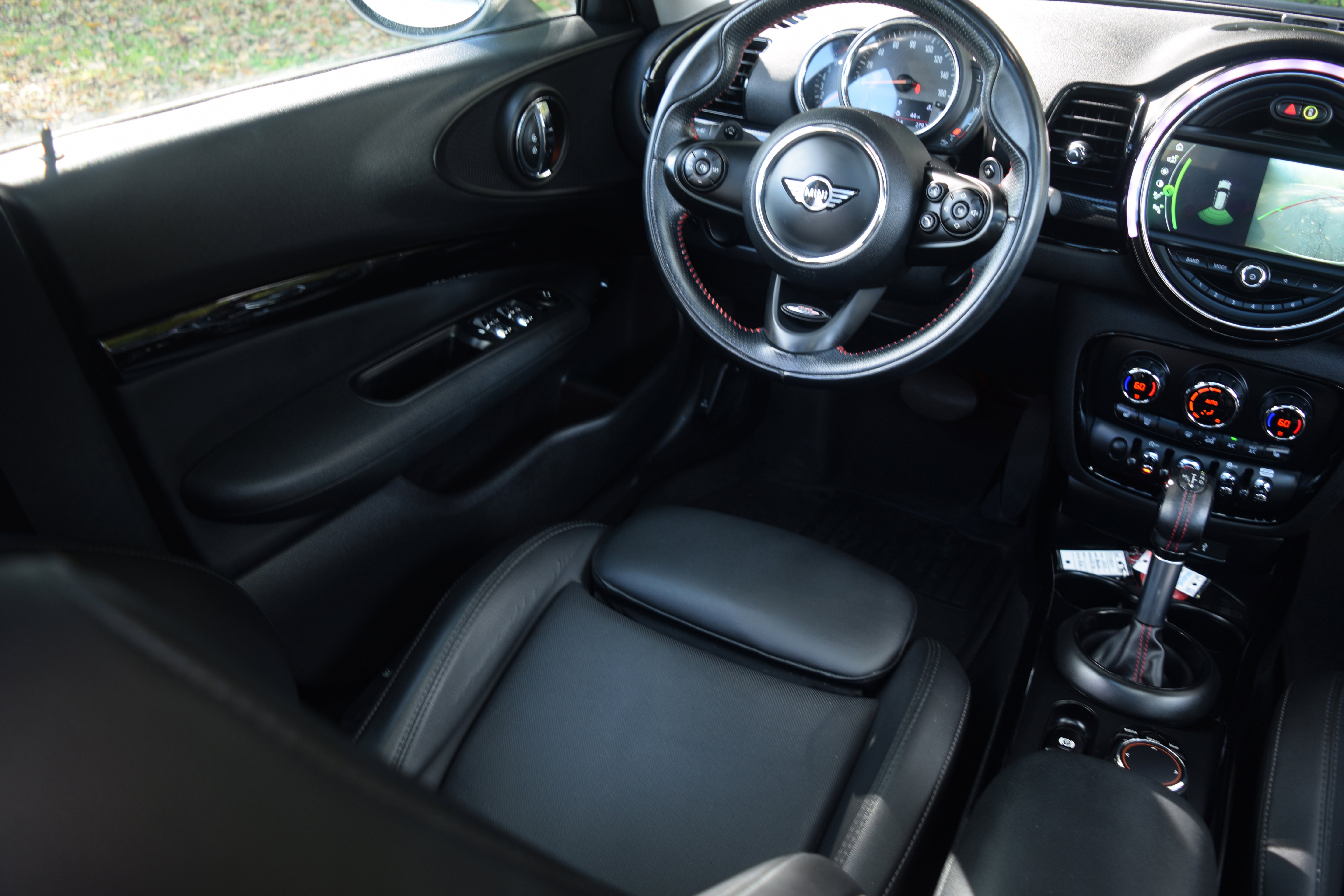 Used 2019 MINI Cooper Clubman S image 2