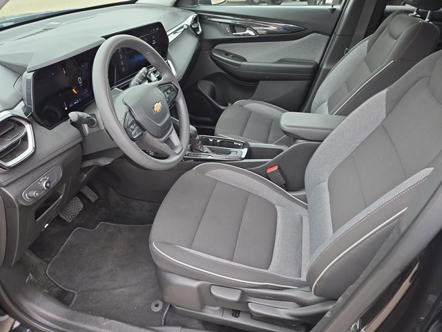 Used 2025 Chevrolet TrailBlazer LT w/ Driver Confidence Package AWD/4WD image 14