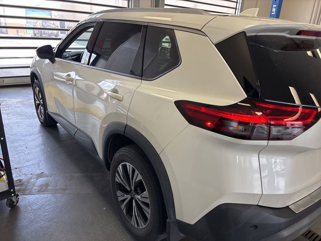Used 2021 Nissan Rogue SV w/ Premium Package FWD image 11