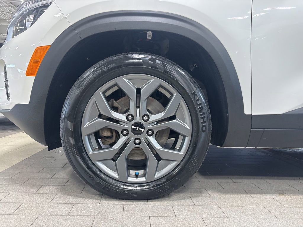 Certified 2024 Kia Seltos LX image 28