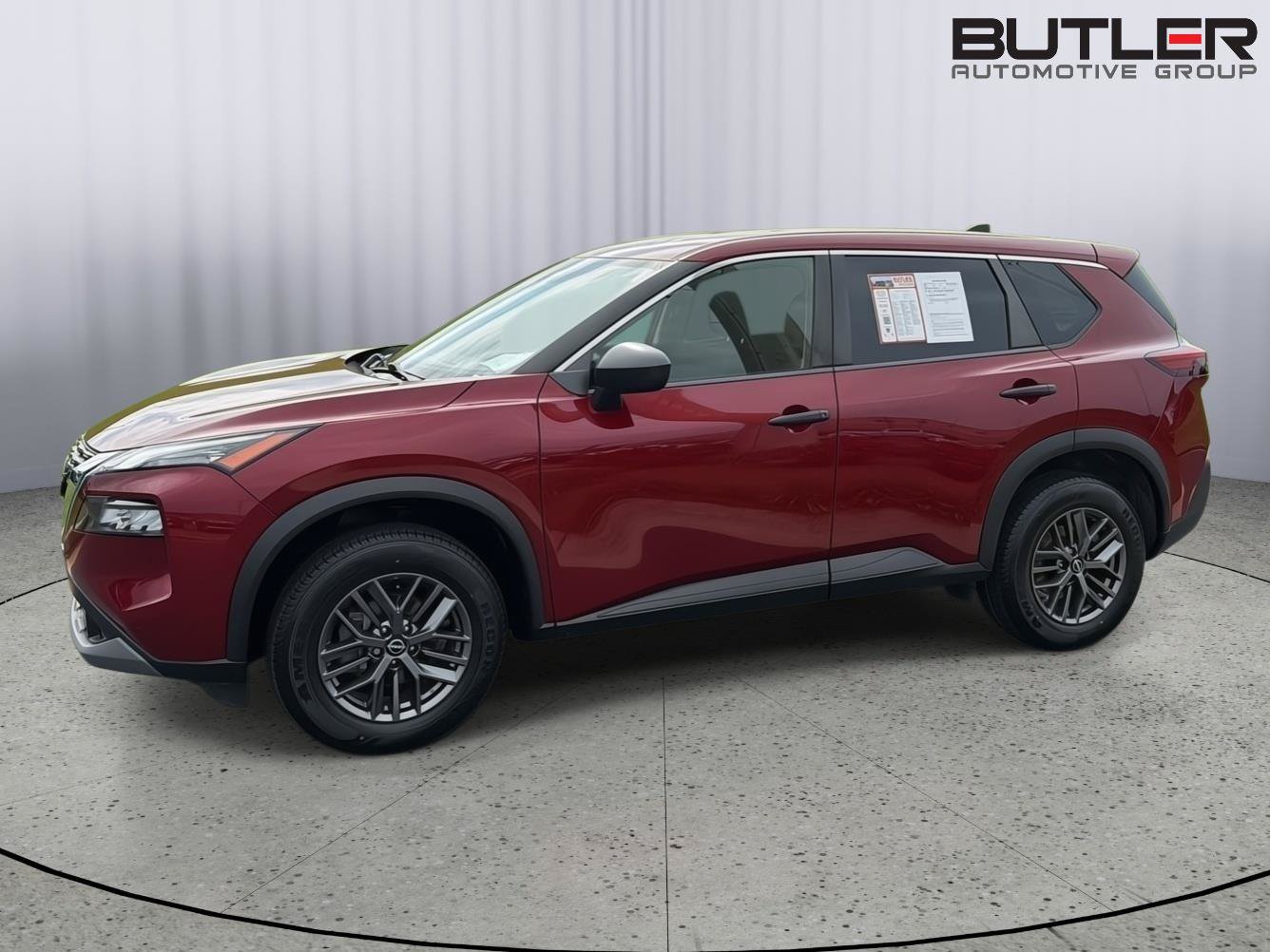 Used 2023 Nissan Rogue S AWD/4WD image 3
