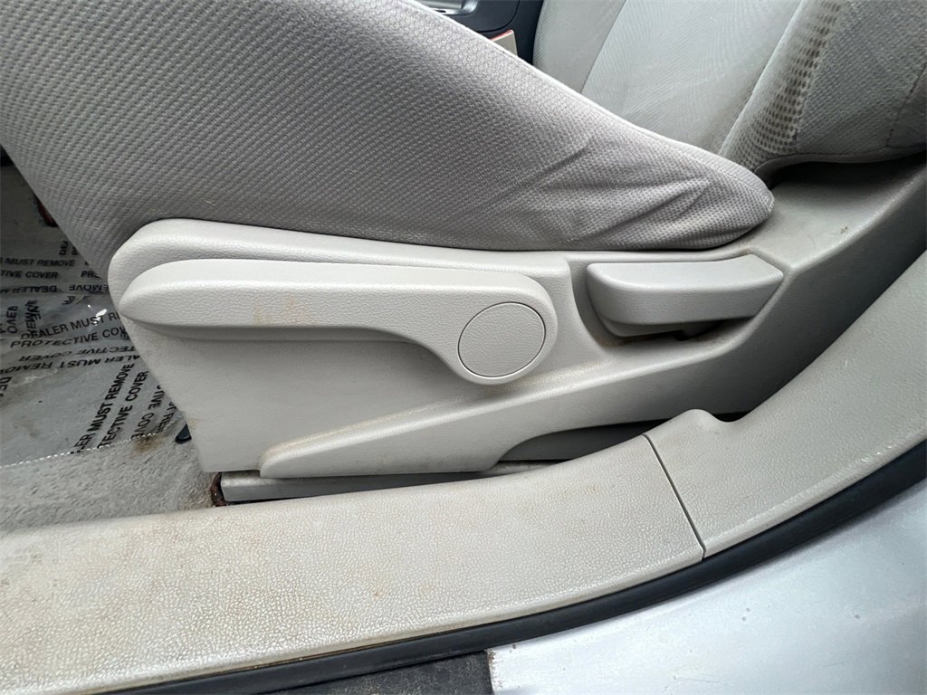 Used 2011 Nissan Rogue S image 22