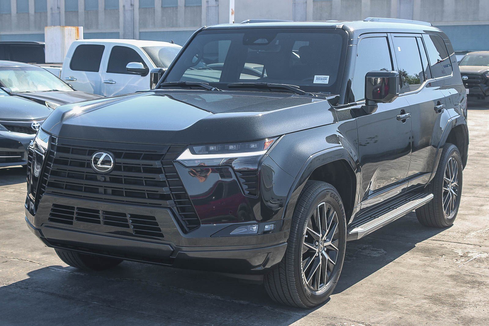 Used 2025 Lexus GX 550 w/ Cold Area Package AWD/4WD image 3