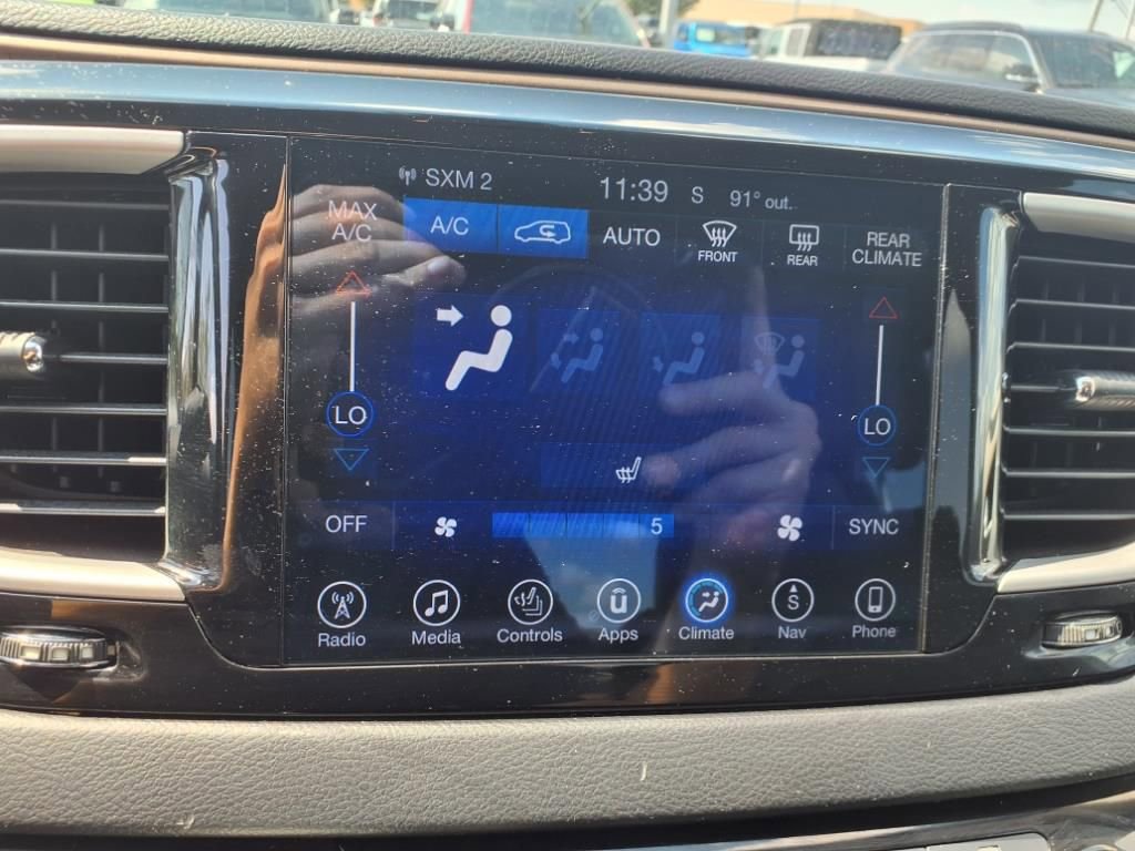 Used 2017 Chrysler Pacifica Touring-L image 15