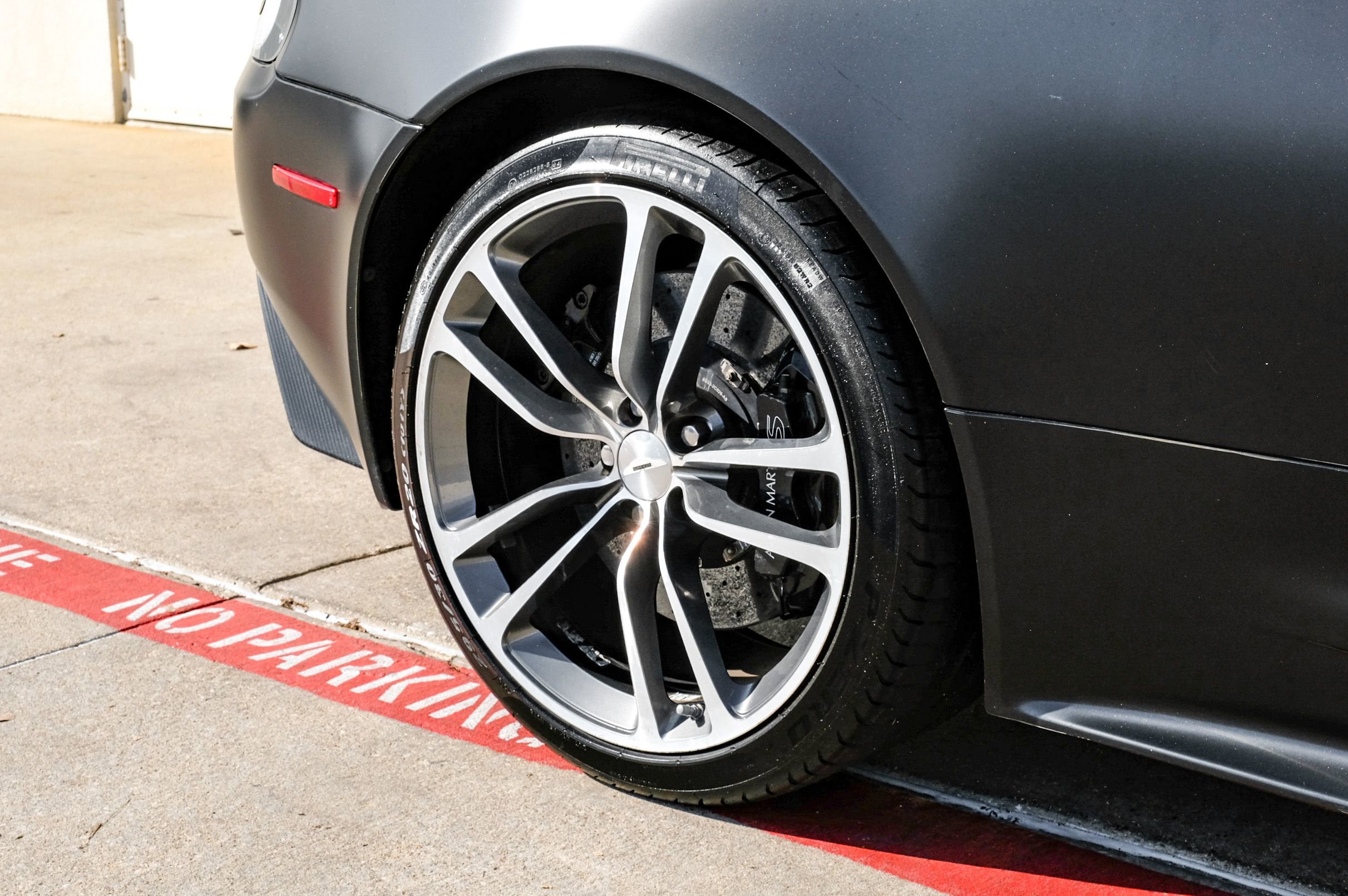 Used 2010 Aston Martin DBS Base image 39