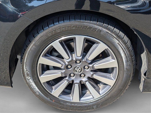 Used 2019 Toyota Sienna Limited Premium w/ Carpet Mat Package FWD image 22