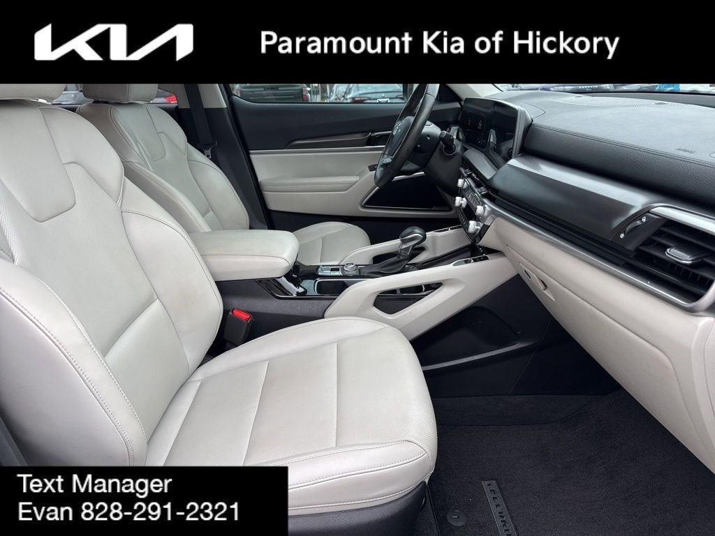 Used 2023 Kia Telluride S image 36