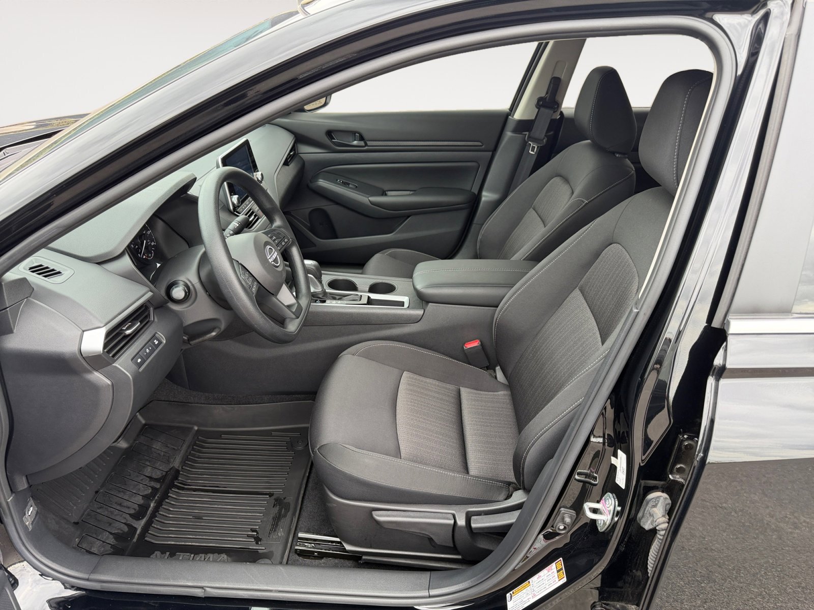 Used 2025 Nissan Altima 2.5 S image 22