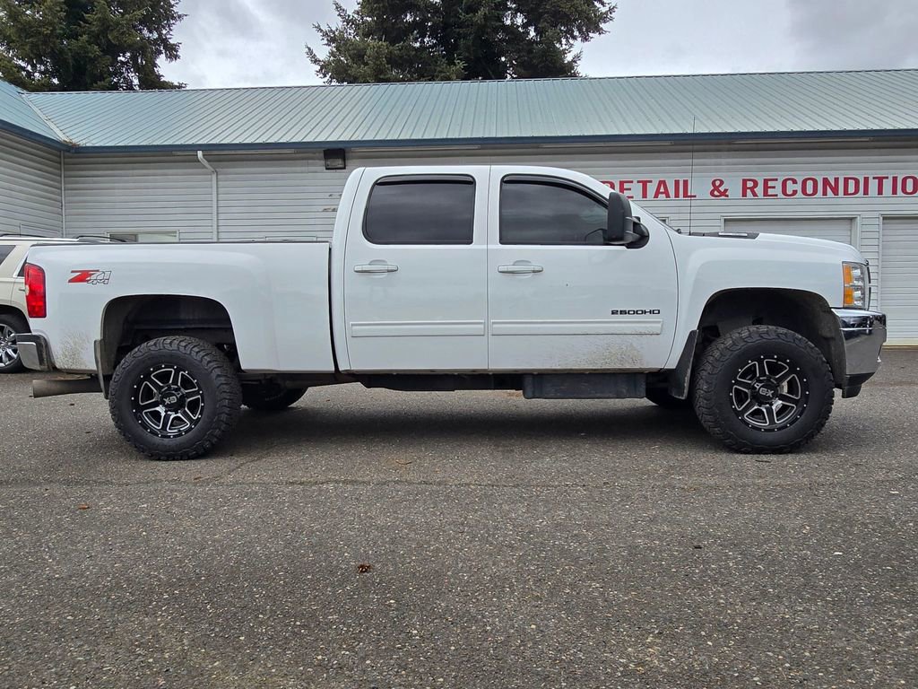 Used 2013 Chevrolet Silverado 2500 LTZ w/ LTZ Plus Package image 2