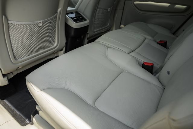 Certified 2024 Volvo XC90 B6 Plus w/ Protection Package Premier AWD/4WD image 33