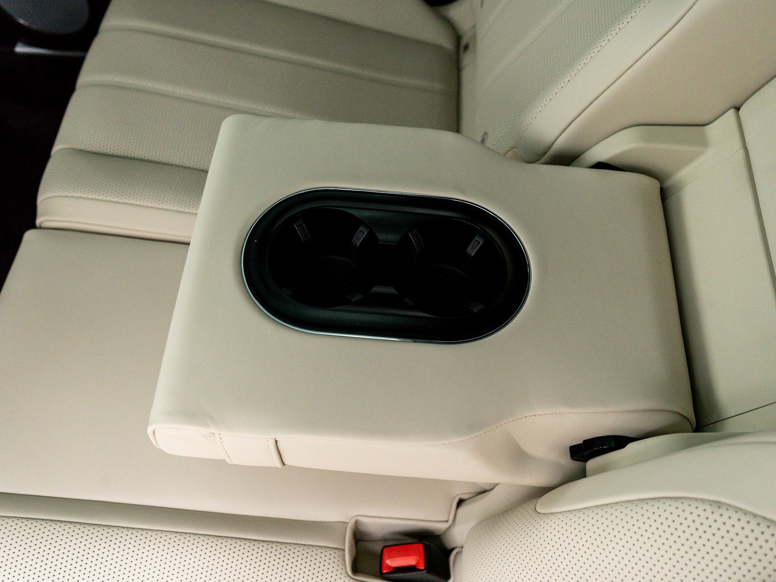 Certified 2023 Bentley Bentayga Extended Wheelbase image 26