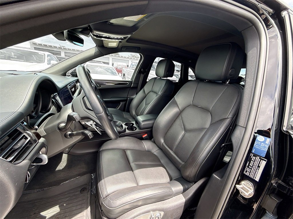 Used 2022 Porsche Macan S w/ Premium Package Plus image 23
