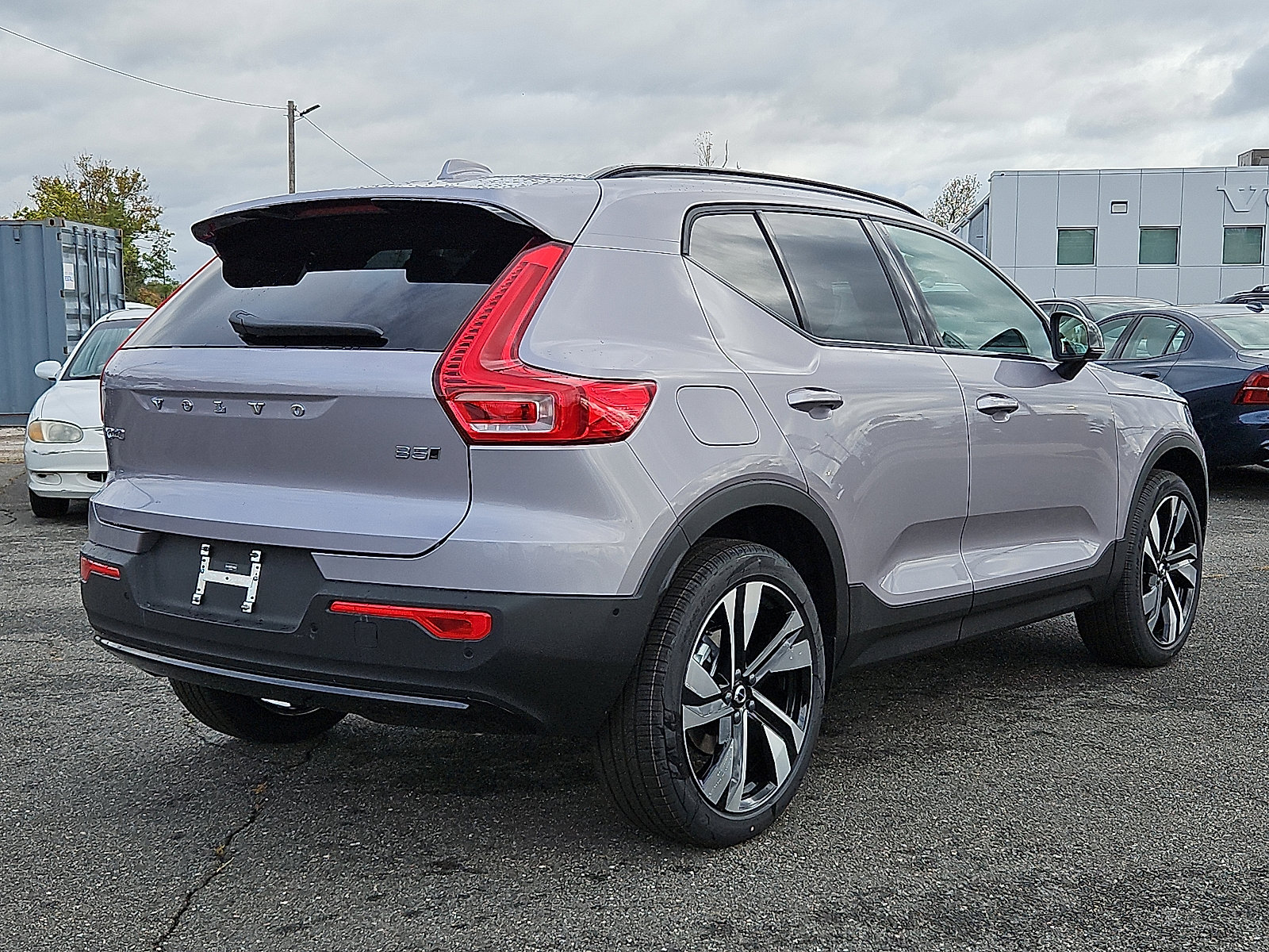 New 2026 Volvo XC40 B5 Ultra w/ Protection Package Premier AWD/4WD image 6