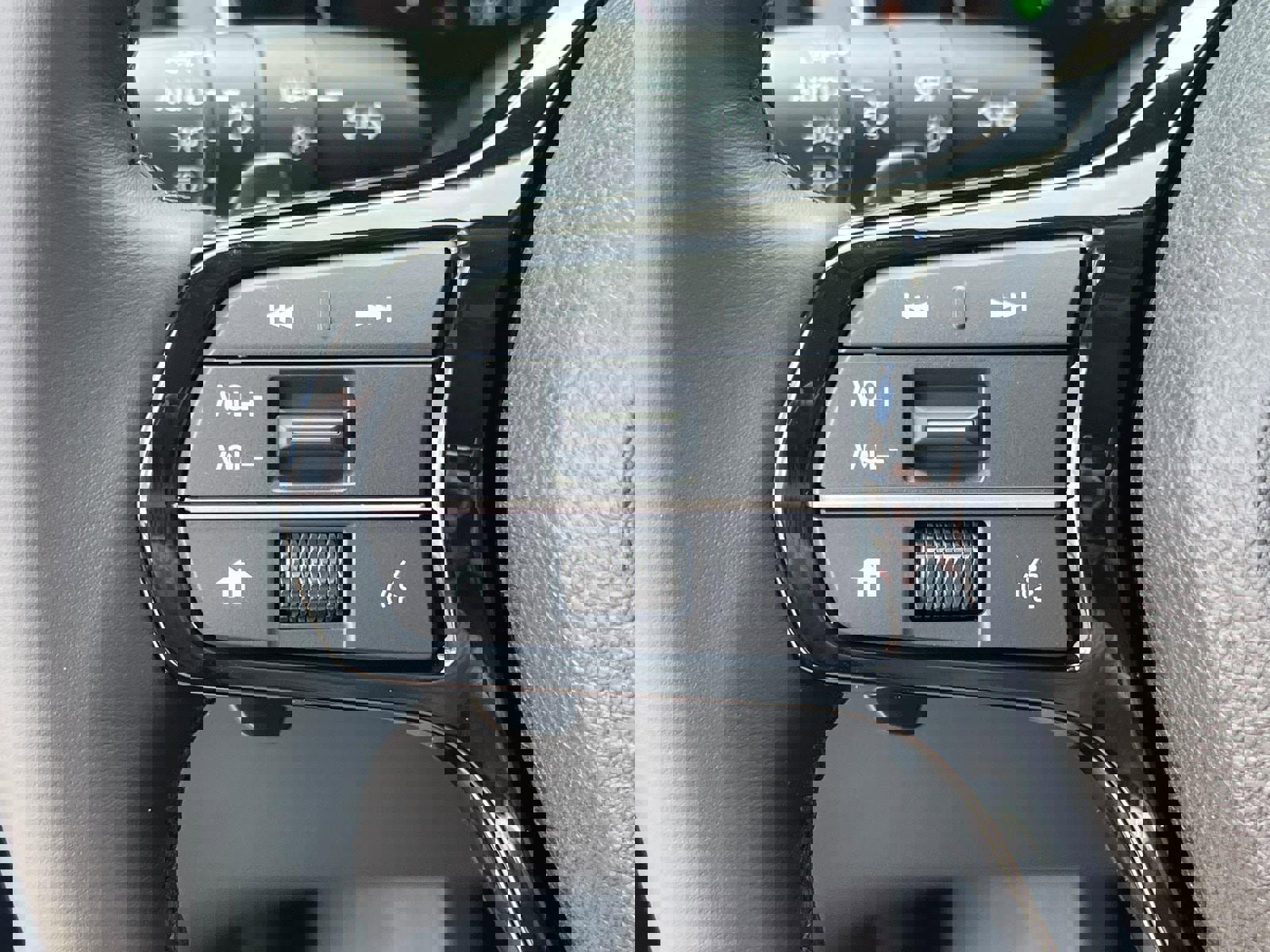 New 2025 Honda Pilot EX-L image 16