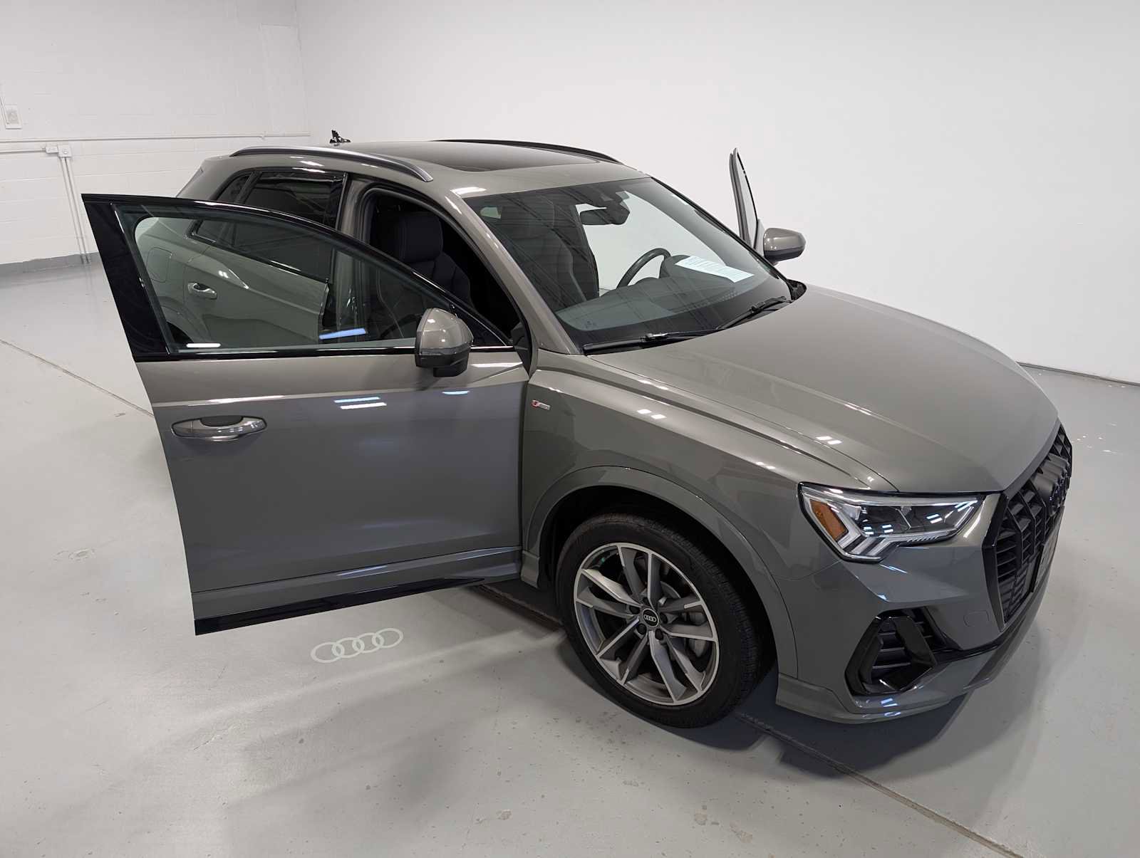 Used 2022 Audi Q3 2.0T Premium Plus image 15