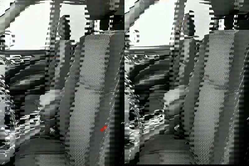 Used 2019 Nissan Pathfinder SV image 20