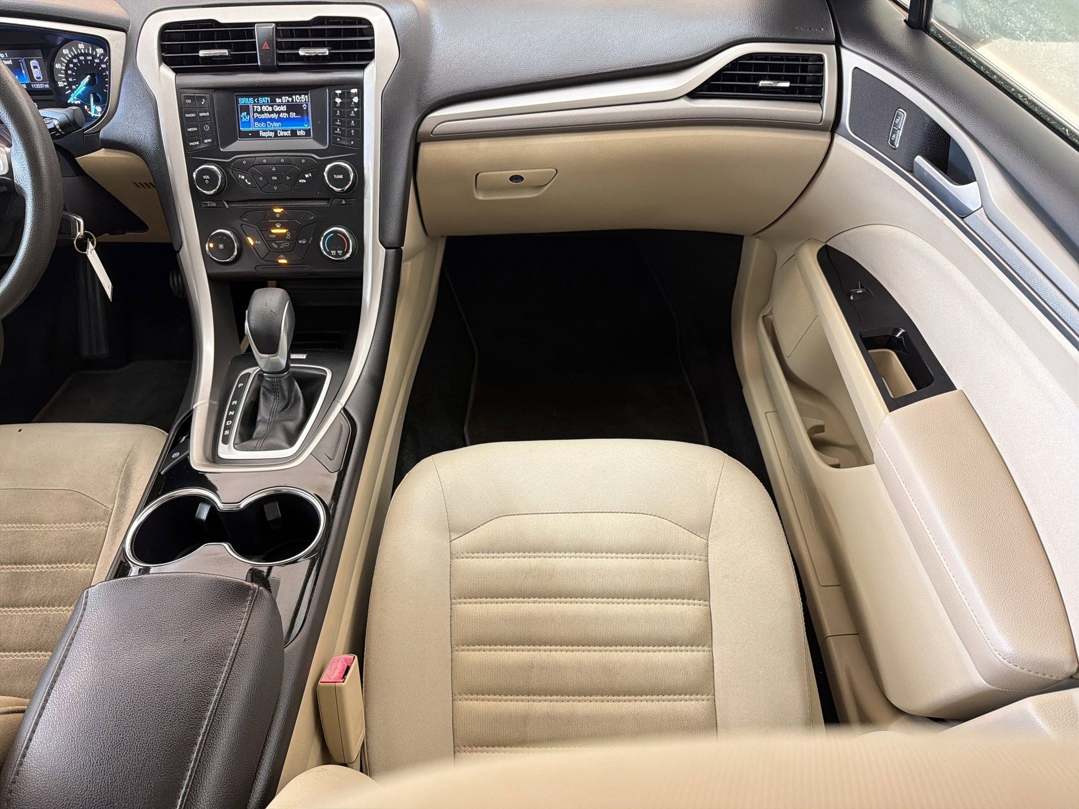 Used 2014 Ford Fusion SE image 25