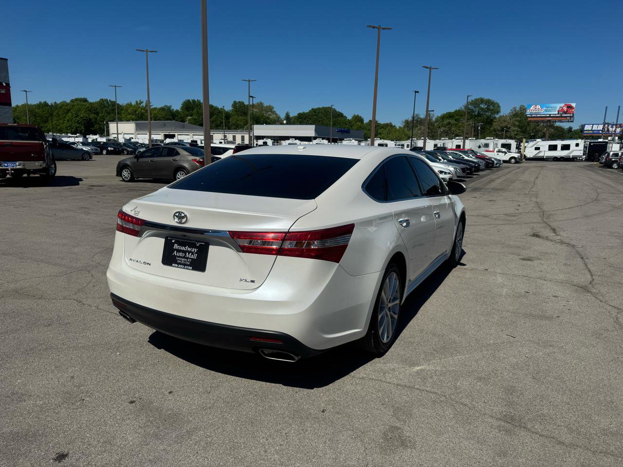 Used 2013 Toyota Avalon XLE Touring image 3